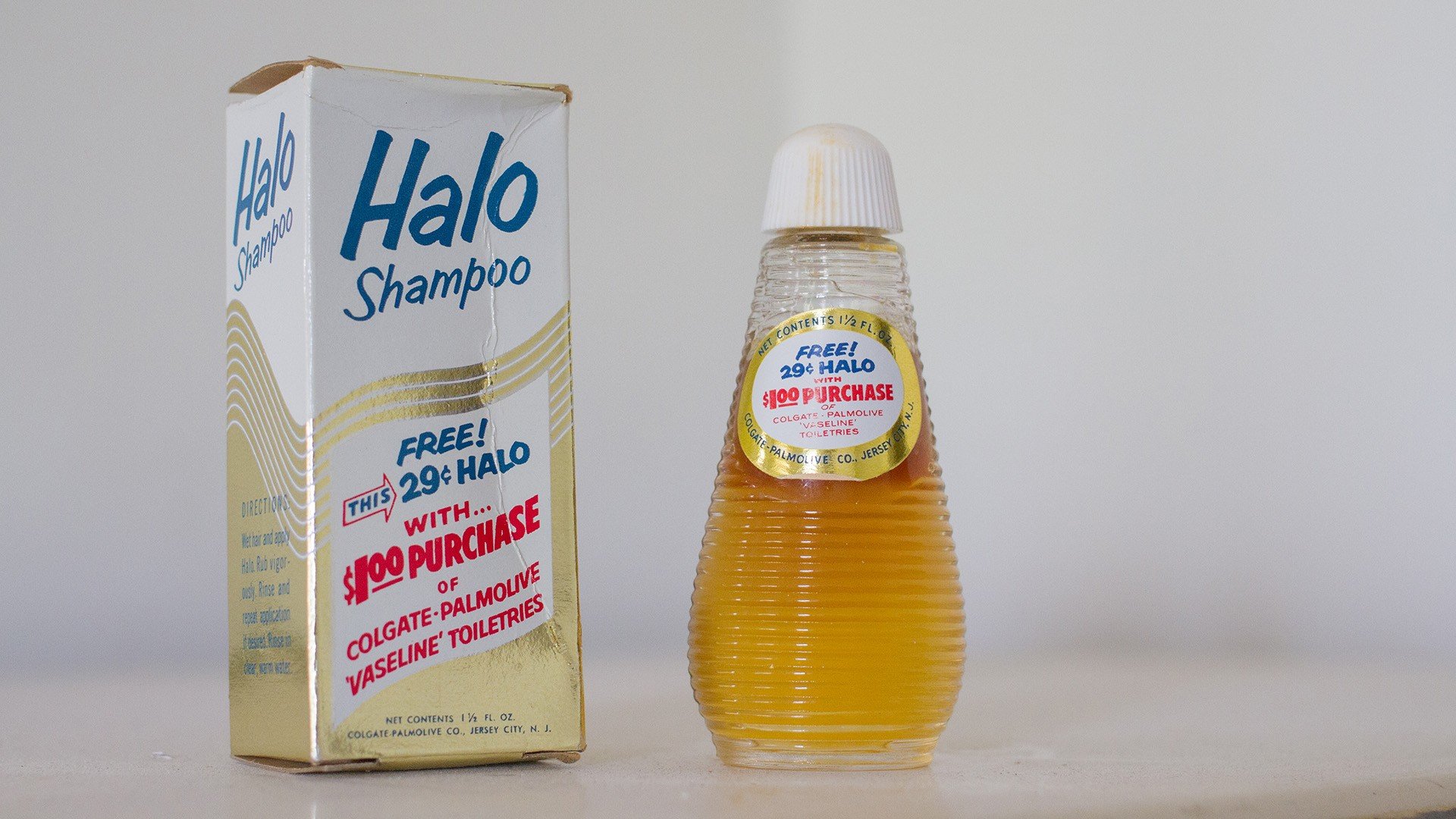 Halo Shampoo packing and bottle.